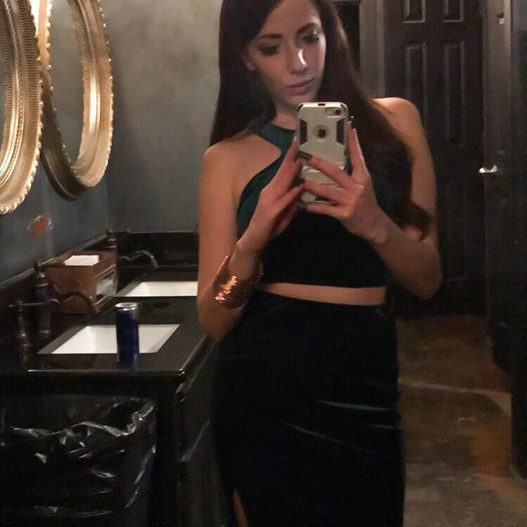 Meet your Posher! - Picture 5 of 7